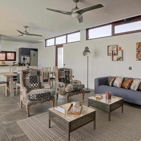 Villa Ponzos Chalet Independiente Y Privado Triquivijate Luaran gambar