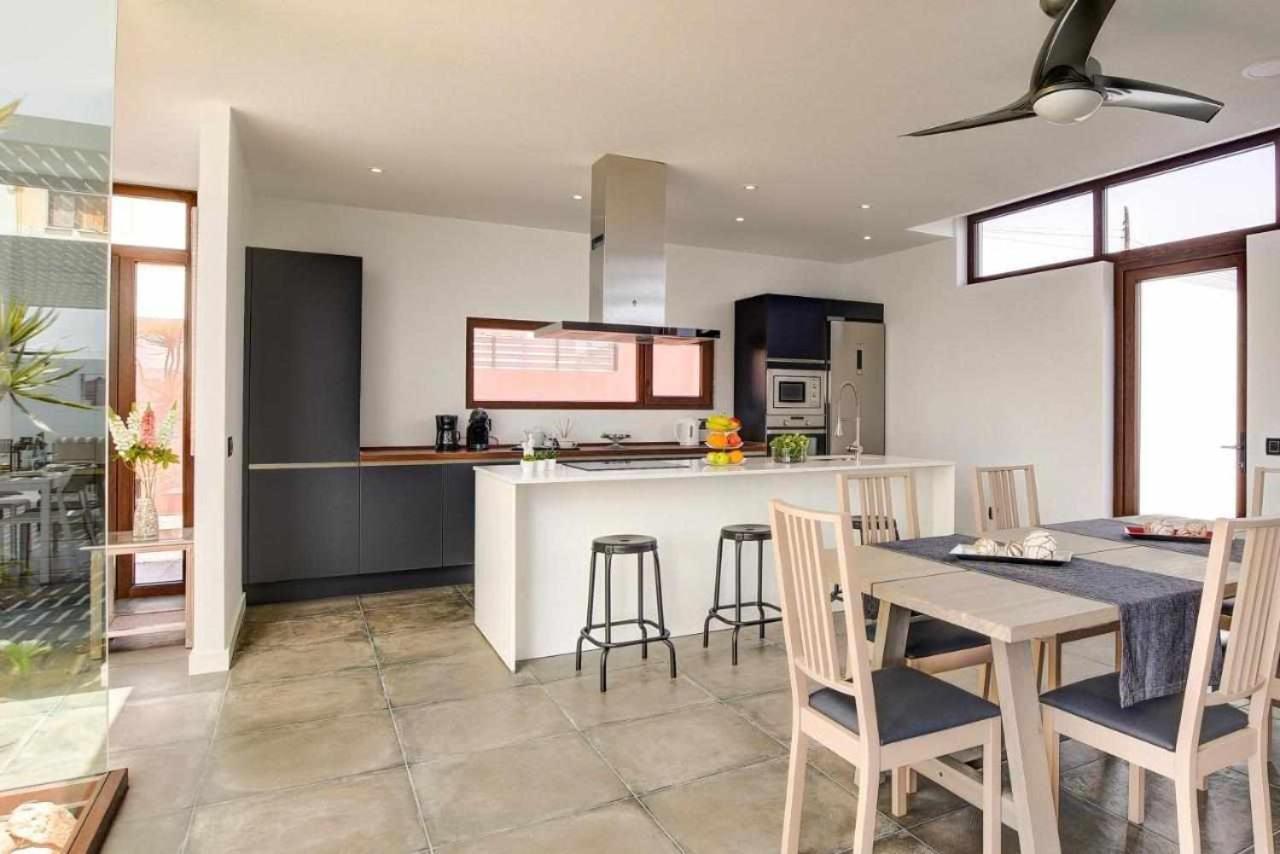 Villa Ponzos Chalet Independiente Y Privado Triquivijate Luaran gambar