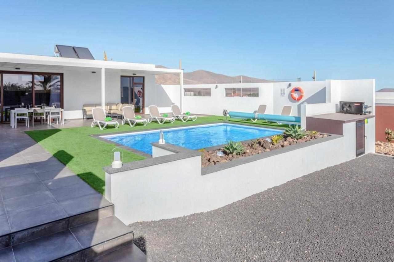 Villa Ponzos Chalet Independiente Y Privado Triquivijate Luaran gambar
