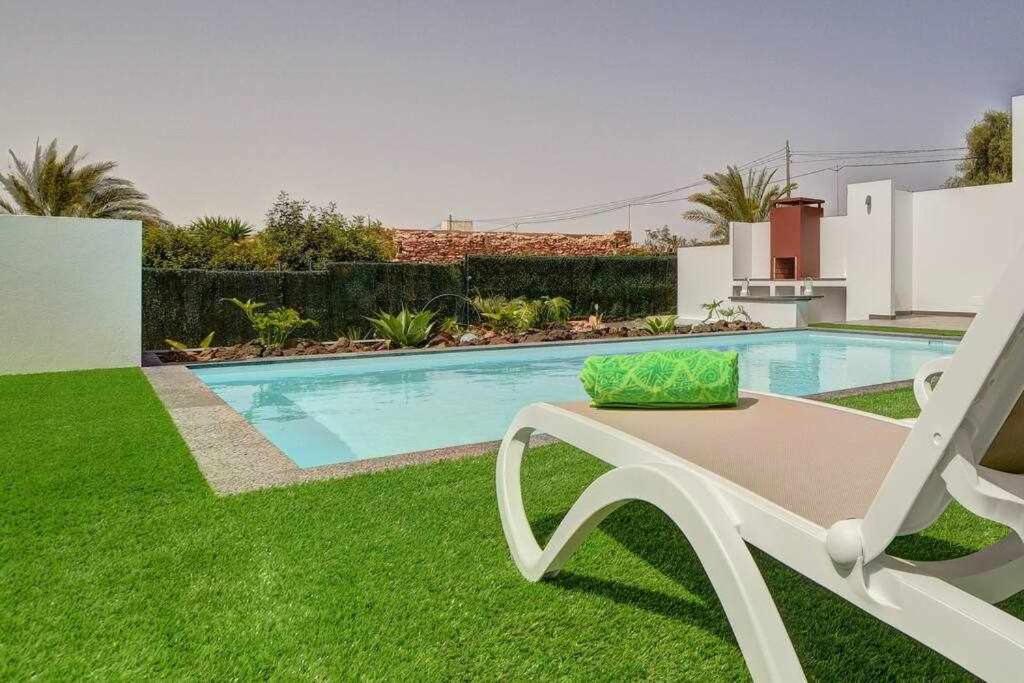 Villa Ponzos Chalet Independiente Y Privado Triquivijate Luaran gambar