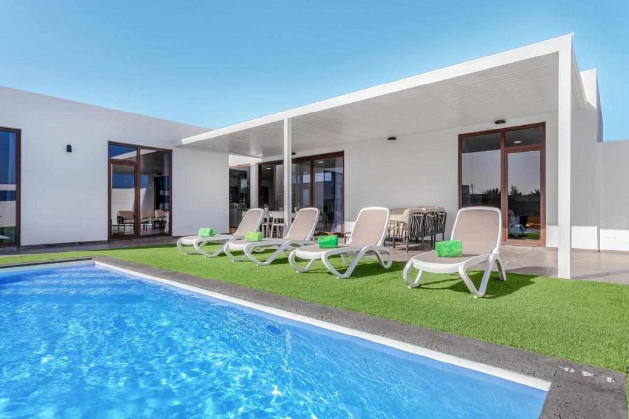 Villa Ponzos Chalet Independiente Y Privado Triquivijate Luaran gambar