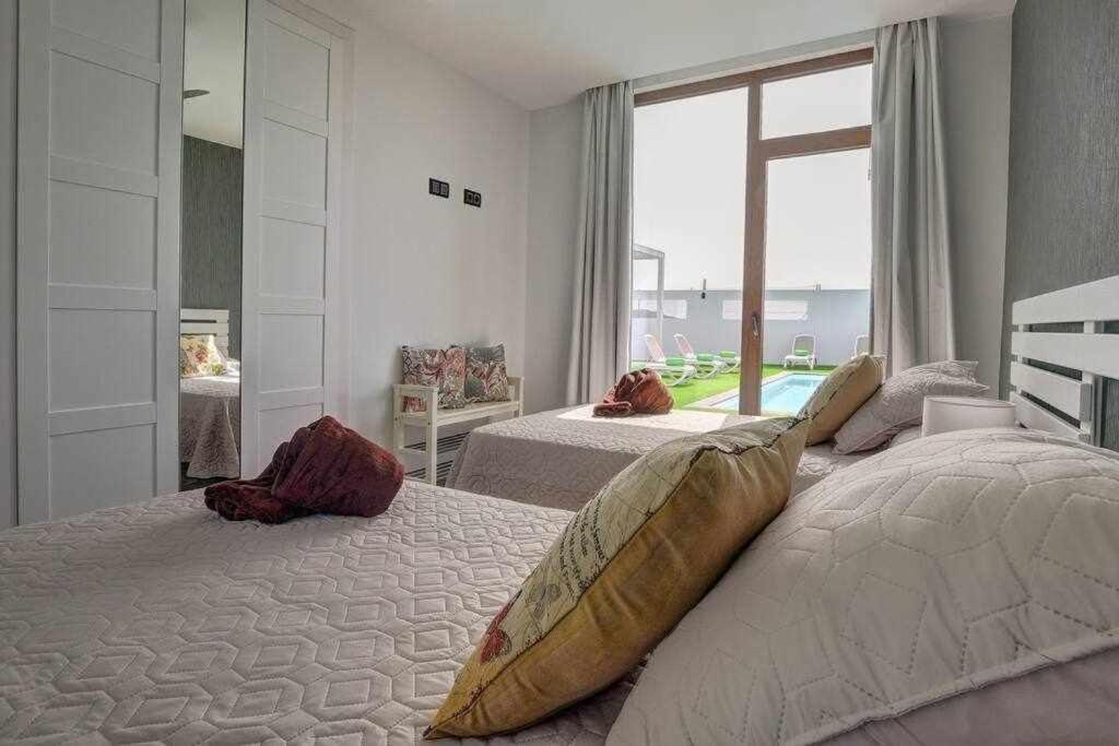 Villa Ponzos Chalet Independiente Y Privado Triquivijate Luaran gambar