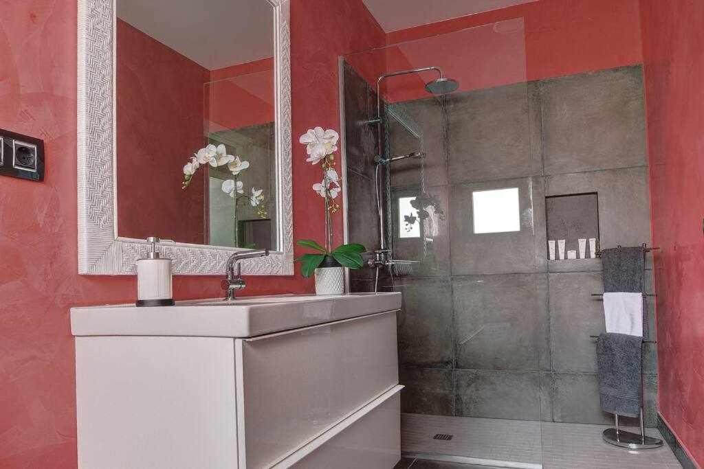 Villa Ponzos Chalet Independiente Y Privado Triquivijate Luaran gambar